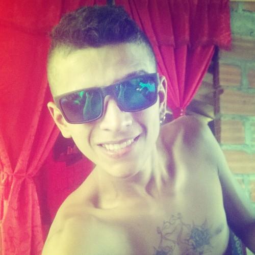 Vivir La Vida Y Gozamela
Smoke Weed