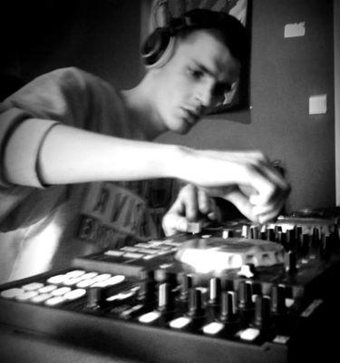 23y.old Techno DJ/producer from Bruges Belgium.