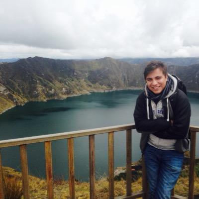 Geológo, Abogado e Ingeniero de Minas. B S C... Lojano, y si usted nunca a ido a Loja no conoce mi país!!