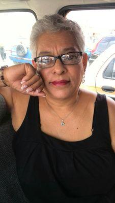 Amo a Dios con todo mi corazon.amo mi familia soy casada con un sirvo de Dios