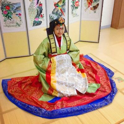 Yigitni topga tepish videosi Tasmali boginni tomosha qiling