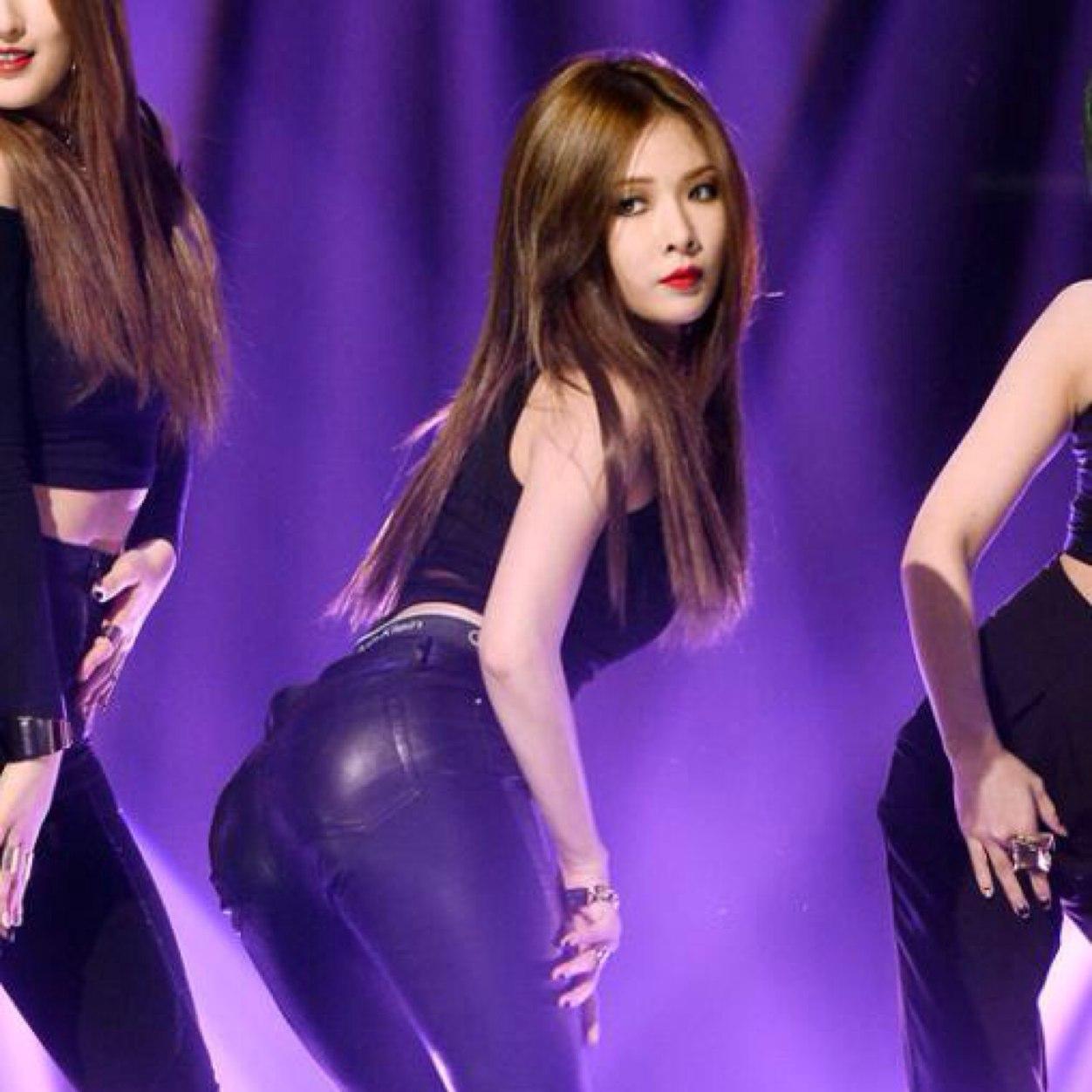 ฮัลโหลลลลล ชาวโลกกแง่มแง่ม -///-