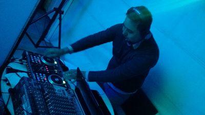 christianmechas's profile picture. Dj crossover , estudio comunicacion social y produccion radial.