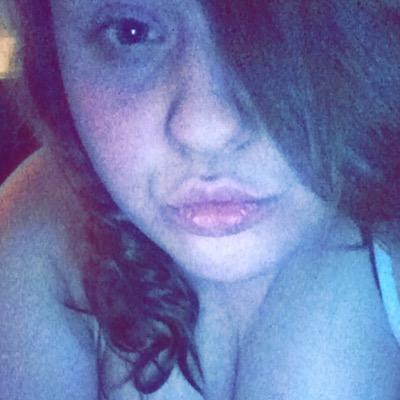 im 18 im 5'2 im a vouleenter firefighter im a down home country girl i love to hunt,fish,mudd,horseback and fourwheeling