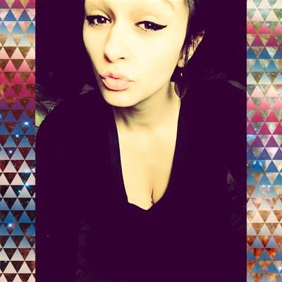 • mommy life, mommy tweets. 
• go follow me on IG ----  hayleeeyerin 
• love, peace, family & unity.