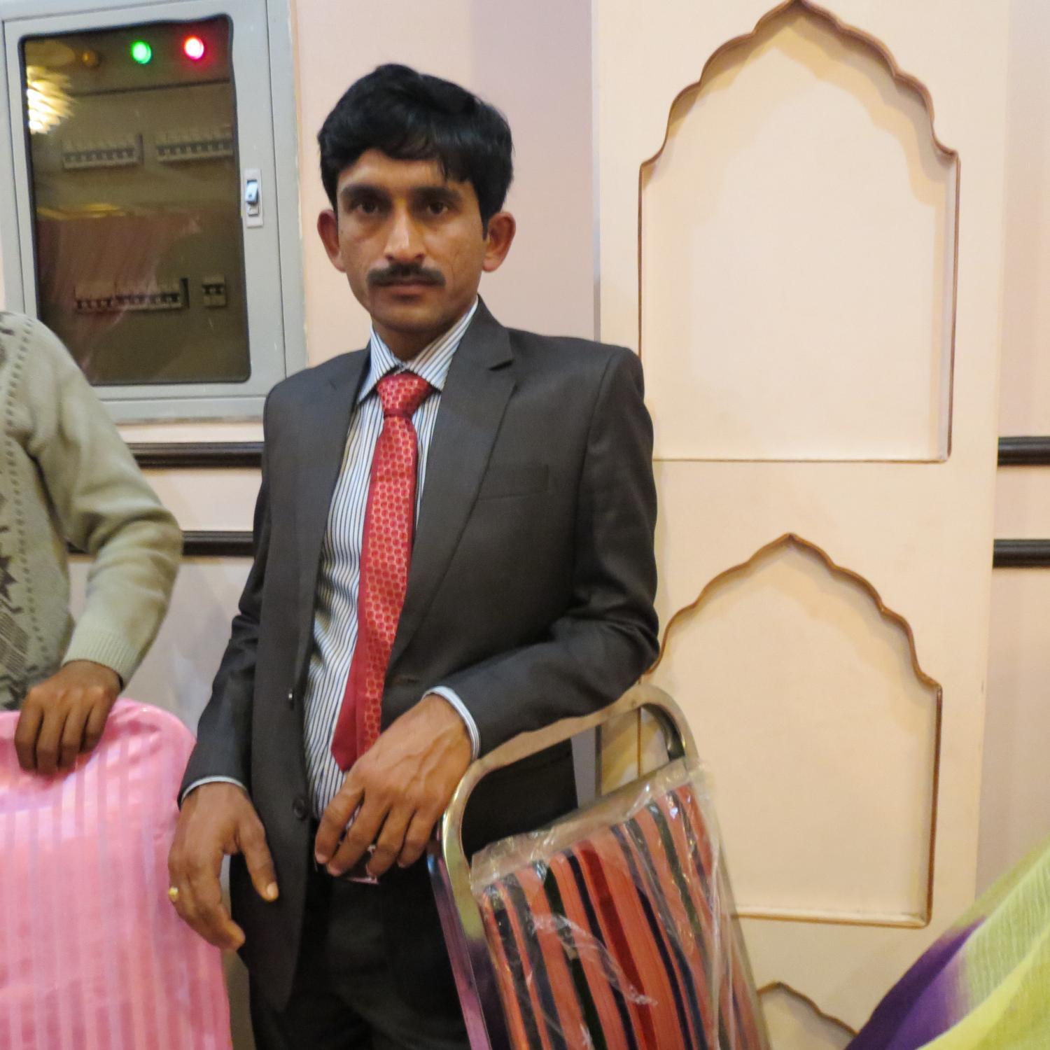 razwansarwar232's profile picture. 