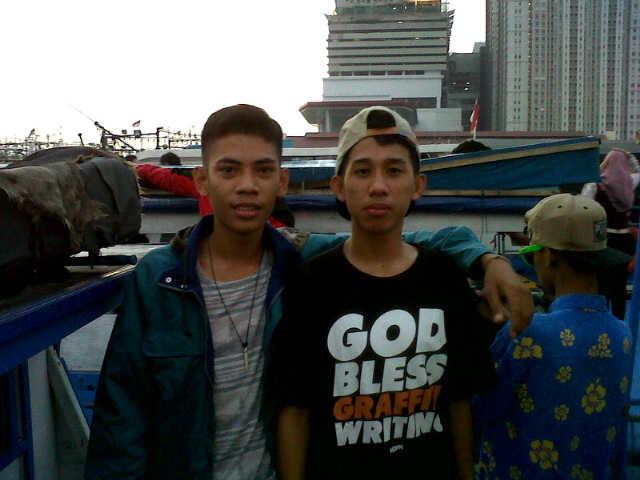 Comesone||Krisis pemuda•||PayungTeduh☂