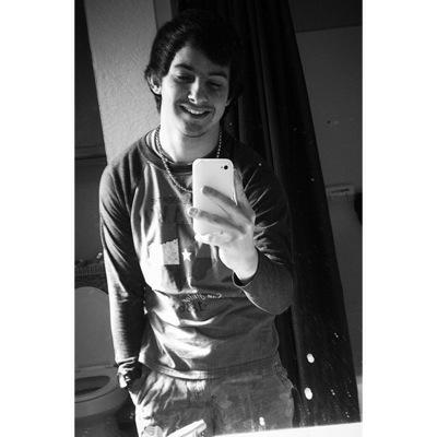 VibinCuban's profile picture. •Cuban | American •Belton Tiger C/O'16