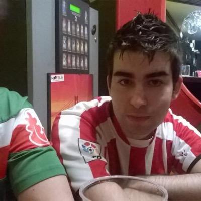 asierotero's profile picture. A veces para encontrar la luz hay que atravesar las mas profundas tinieblas