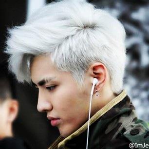 1991's singer & actor. (JS)