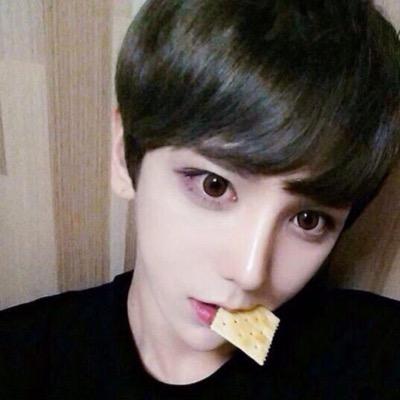 ☆ Kpop love ☆ 
フンナム→ ようぢくん →ハン ジノ→ デビルくん→オルチャン
                      
                       繋がりたい！ lineとか