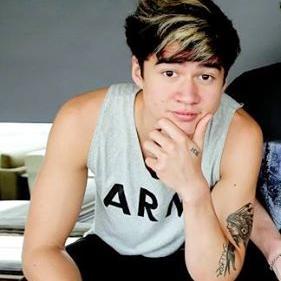 5sos/dream of marrying a band member❤