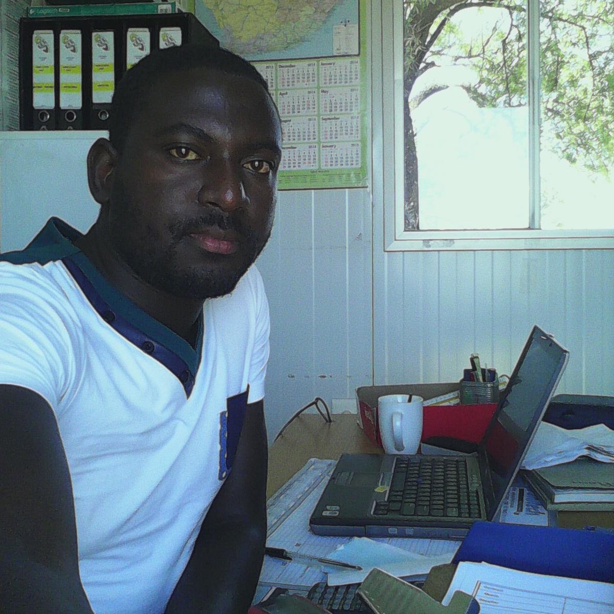 vngobeni15's profile picture. 