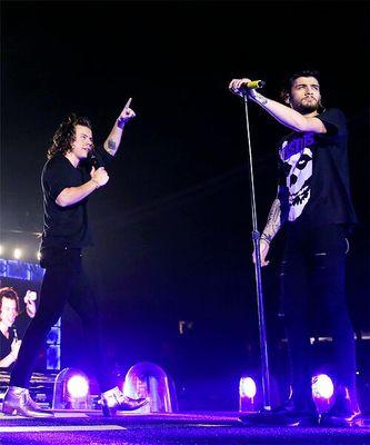watch the boys (5/5) live on 11/03/2015