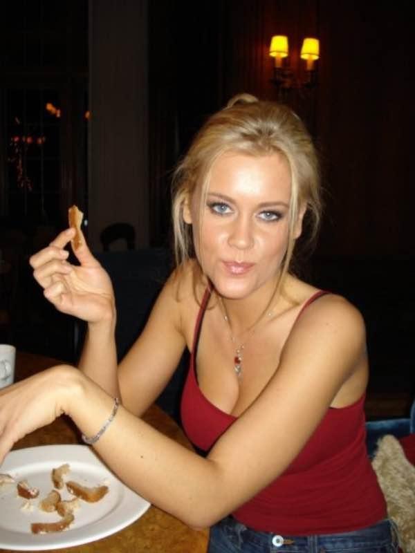 Let's have lotsa fun. I'm a bi-sexual lady, up to no good! Lol