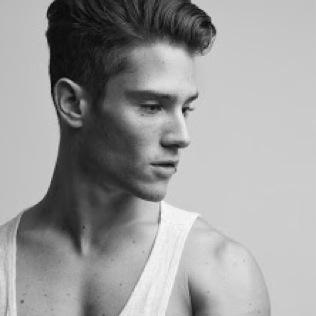 ♞ — One of the greatest mortal hunters in the world. Love to the moon and back...How about love the Moon? ⠀⠀⠀⠀⠀⠀ ⠀⠀⠀⠀⠀⠀⠀⠀⠀⠀⠀⠀⠀⠀⠀⠀⠀⠀⠀[#Mythology]