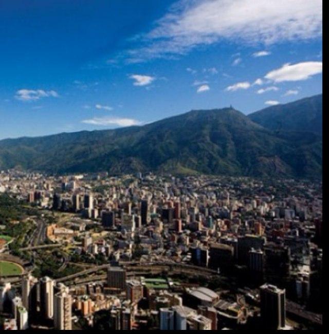 Abogado Mercantil, en ejercicio libre de la profesion dedicada a Registros Mercantiles mayormente