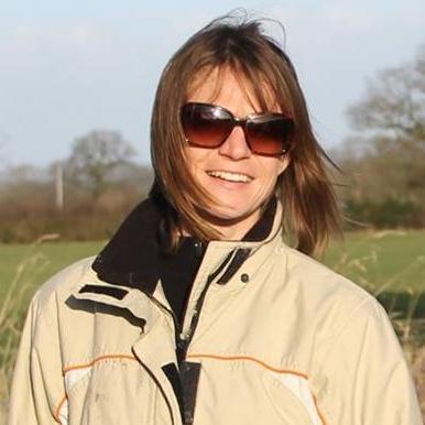 Art dealer, Mum and Cheltonian. Once a power dressing, jet setting city girl, now I love the country life with my family in the beautiful Cotswolds