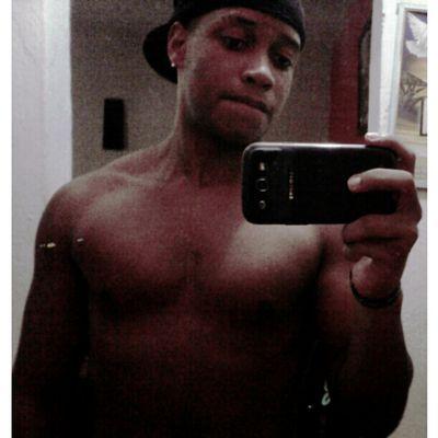 🏋🏿‍♂️ fã de musculação | ⚽ apaixonado por futebol | 🎌 amante de animes.  Em constante evolução, do profissional ao pessoal. Sempre melhor que ontem.
