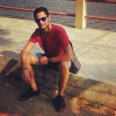 18. ROJINEGRA DE CORAZON, PROXIMAMENTE PERIODISTA, ME GUSTAN TODOS LOS DEPORTES. LA LINEA NO SE EMPUJA, SE CRUZA. Nadie
