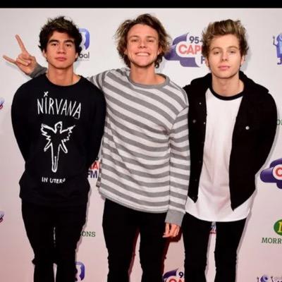 i am upssesed with youtubers and five sos :)