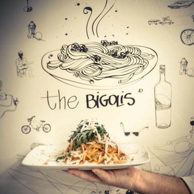 Bar The Brothers,
Orari di apertura: da lunedì a sabato dalle ore 6:00 del mattino alle 2:00 di notte, la domenica dalle ore 17:00 alle 1:00 di notte