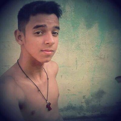 compositor e vocalista na banda Overinside
