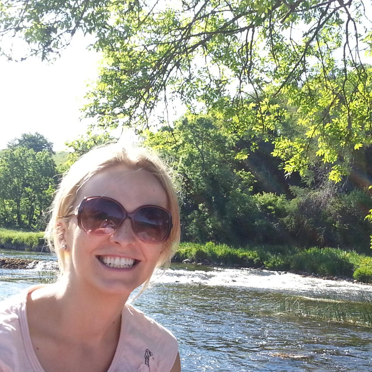 Waterford girl. Big fan of good food, travelling & walks by the sea. Work on #IrelandsAncientEast team in @failte_ireland.  All views my own.