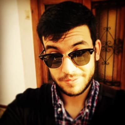 Llevando el #SocialMedia en la sangre, #PhD Doctor especializado en #RedesSociales y profesor de #FPcomercioymarketing. Twitter us??
