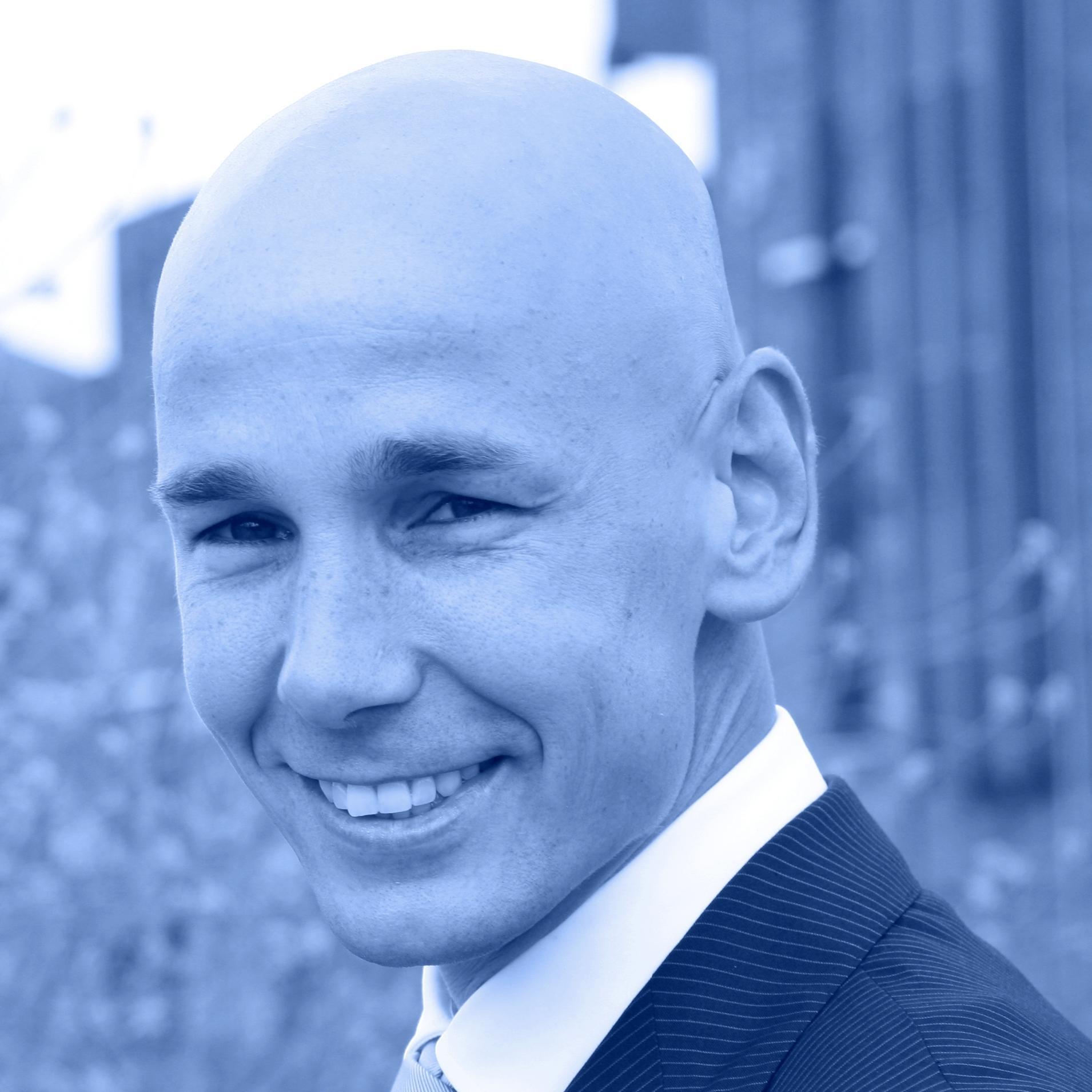 #ondernemer #trainer #coach #hardloper #inspirator nieuws- en leergierig #kansdenker.Gelooft in de kracht van #bewegen als bron voor #persoonlijkeontwikkeling