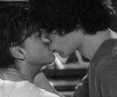 Abacate é um vegetal, pombos latem, e colheres são malvadas! Directioner ♥ Normalik ♥