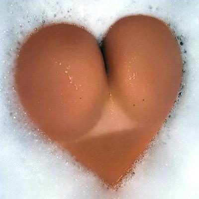 send your dirty pics!! completely anonymous. NO GUYS! email: snapchatkng@gmail.com!
