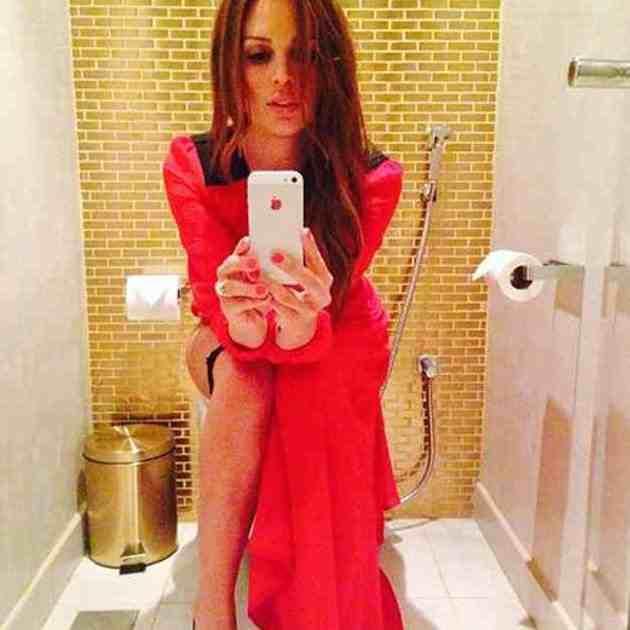 We know you won't want to associate your Twitter account with a swingers, dogging and sex page so why not register for free @ http://t.co/lsQSosz1c4