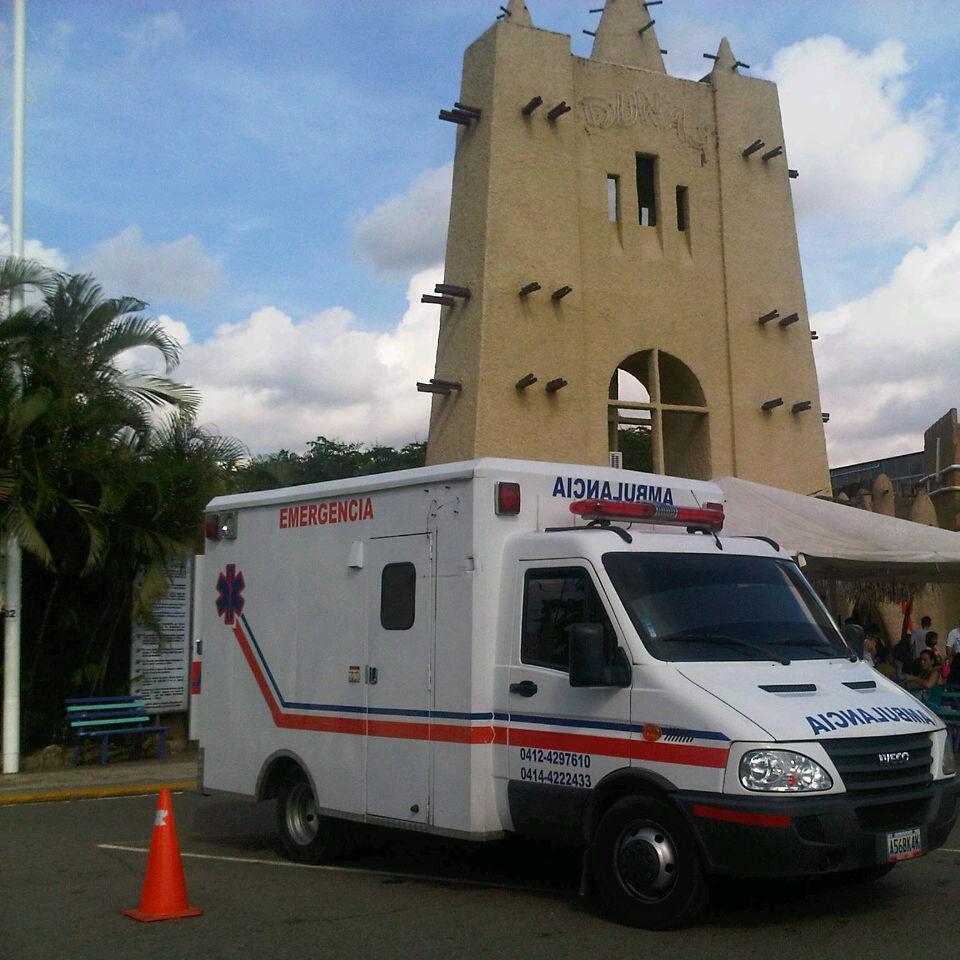 servicio de traslado de pacientes,ofrecemos una excelente atencion prehospitalaria, con un equipo capacitado para brindarle el mejor servicio,a nivel nacional