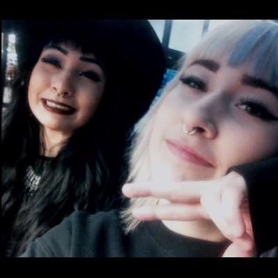 zooeyway's profile picture. // bury me in black //