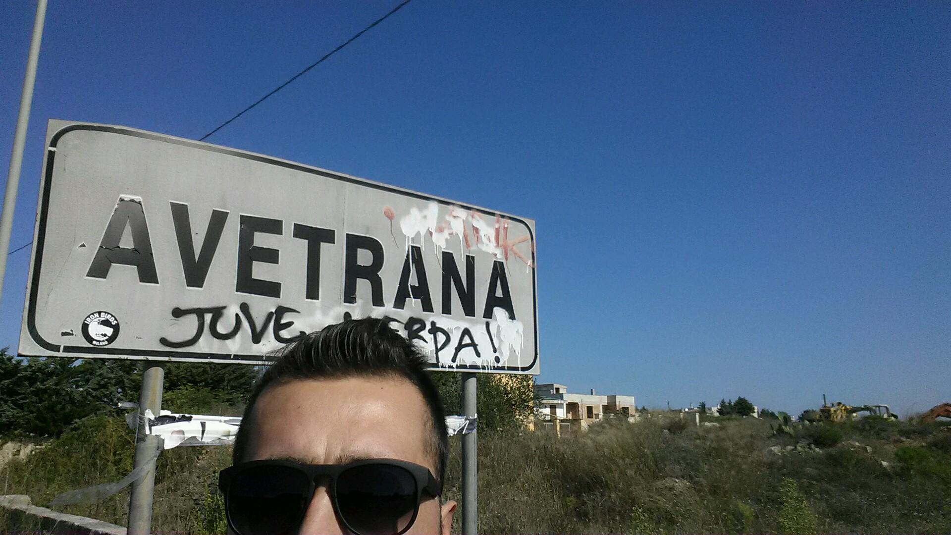 CHI NON SI ACCONTENTA GODE
