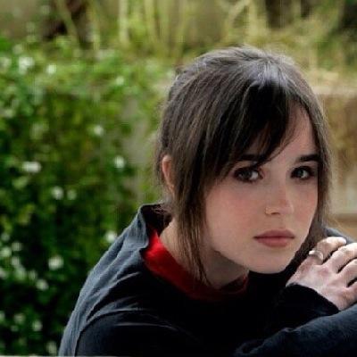 Name's Jodie Holmes. • My friends call me Jodie. • I run around doing meaningless things in London, England. • Part of the Homeless Network • ( RP ACCOUNT )