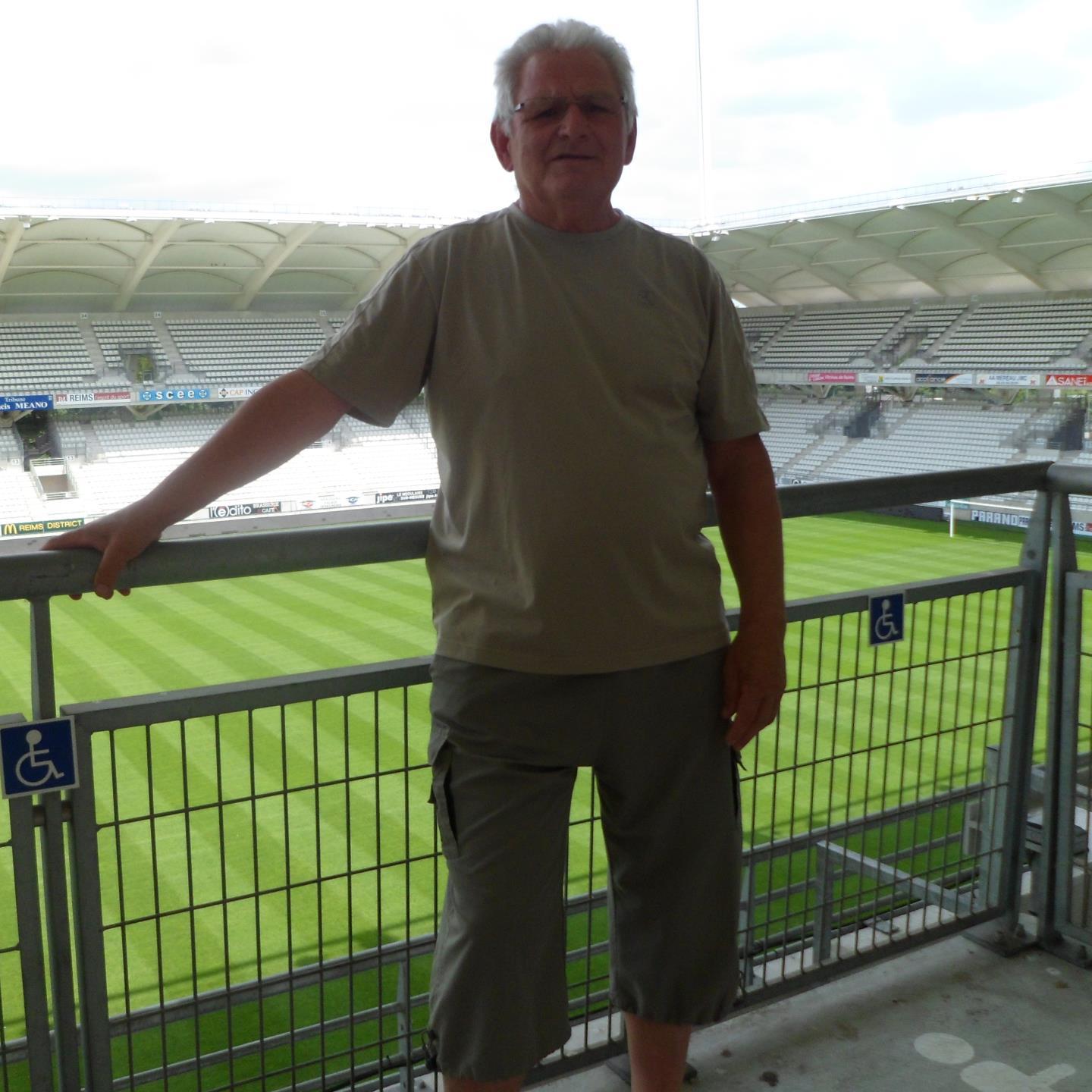 danadine15's profile picture. 