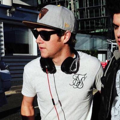 follow @heckyeaharry pretty please with cherries on top? :)