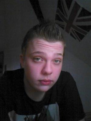 gars sans histoire je ne fait pas l'homme je cherche juste a me faire respecter !¡