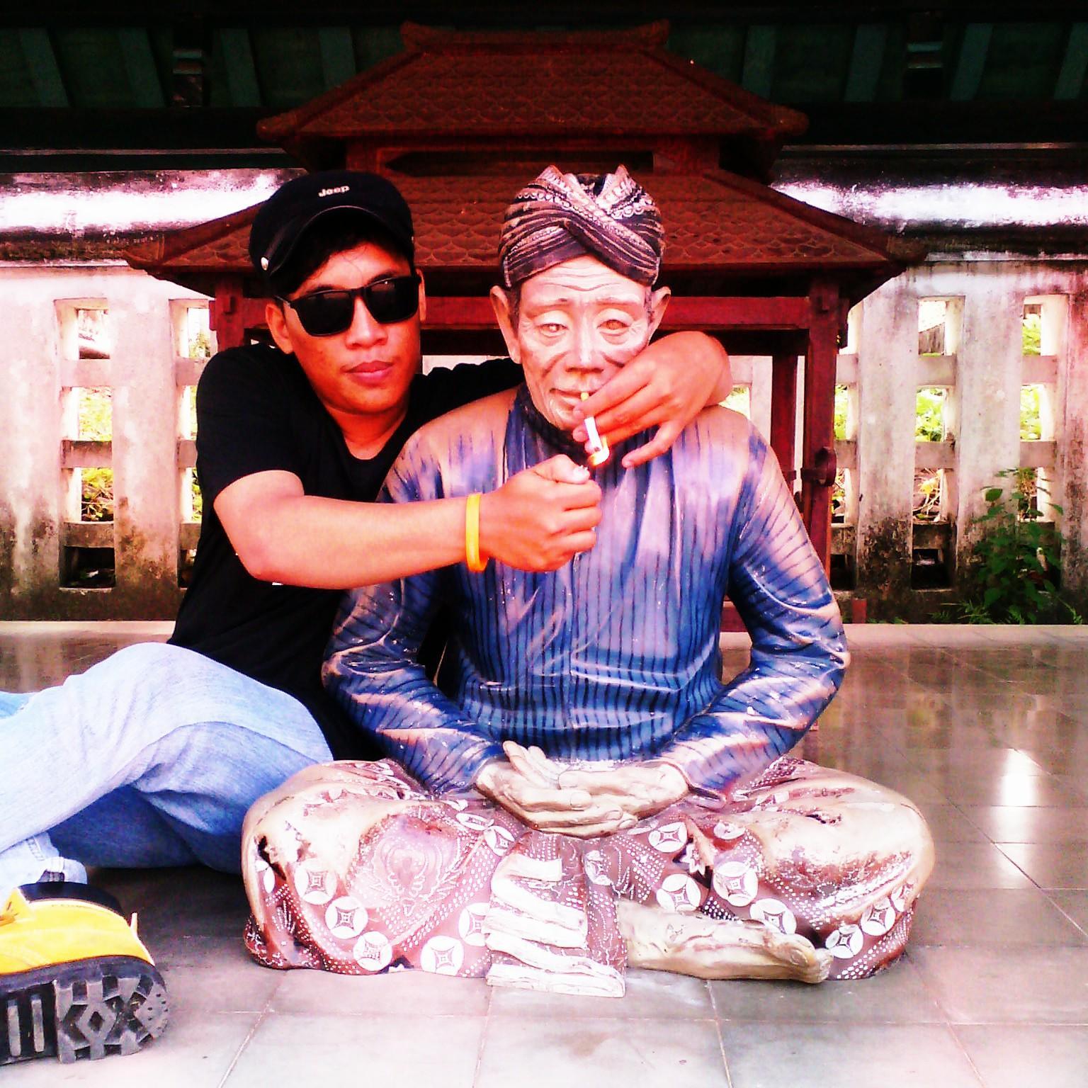 Lambue_Siahaan's profile picture. Maret 1991