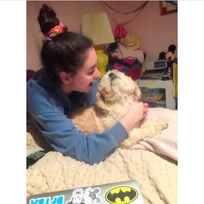 rachelroschelle's profile picture. 