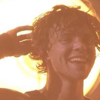 follow @5sosoutloud bc she gave you this follow ((: