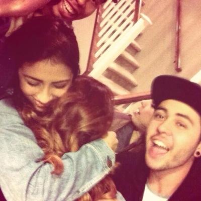 Ohsnapsitzjazzy's profile picture. peace and love.