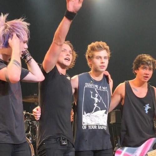 Hi bae! Can u please RT the last tweet??? Thank u! I love you❤  #vote5sos #KCA