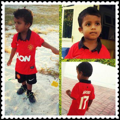 A Big fan of Cristiano Ronaldo..
A Great fan of Manchester united and Real Madrid.
Nick Name: Peter!!