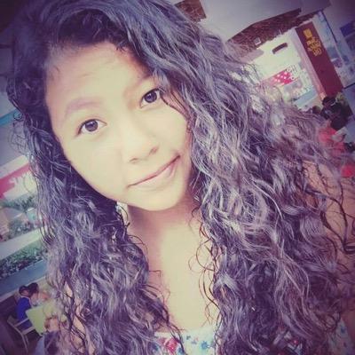 la vida es una sola..vive a tu manera que no te importe lo que digan los demas mi otro twitter @MecheZombie