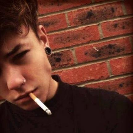 gnarIysham_'s profile picture. I'm always numb to the topic of loving, I fell in love with the subject of sin