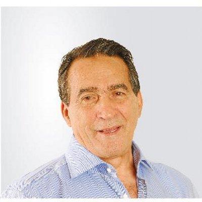 Candidato a Primer concejal de San Martín. Presidente de FUNDACC y Jefe del área de Cirugía Plástica y Reparadora - Hospital Eva Perón.