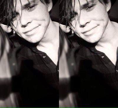 Tengo una extraña sobre protección hacia 4 idiotas que son 2 metros mas altos que yo. WWAT 8 de Julio. ROWYSO 6 de Mayo. I MEET CALUM & ASHTON!!